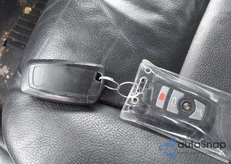 2013 BMW 528I xDrive z USA, uszkodzony, nr VIN WBAXH5C56DD107545